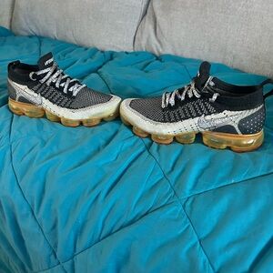 Men’s Nike Black & White Knit Sneakers VaporMax with Amber Air Soles sz 7.5